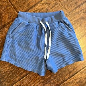 Ribbed blue shorts